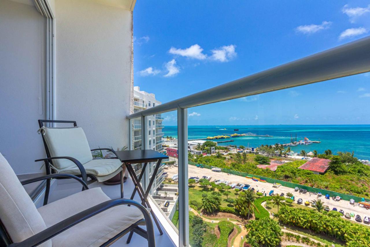 Amara Beachfront By The Sea Apartment *